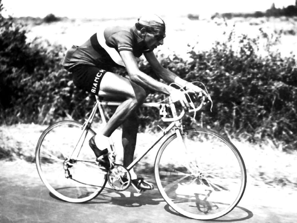 http://i39.photobucket.com/albums/e153/abikepeddler/BianchiHistory1.jpg