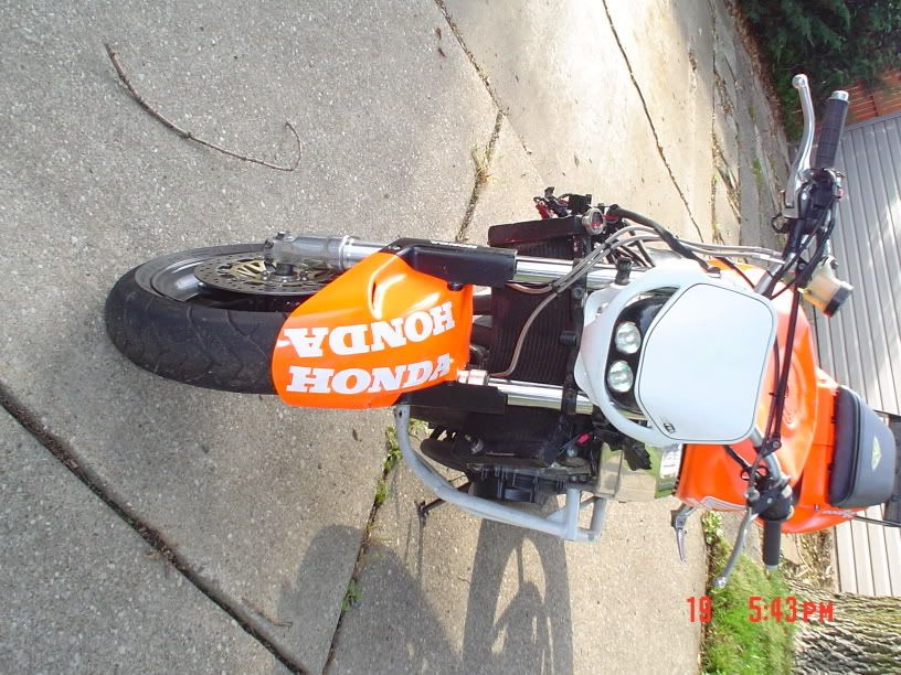 http://i39.photobucket.com/albums/e159/j_espo1/forsalebikepics001.jpg