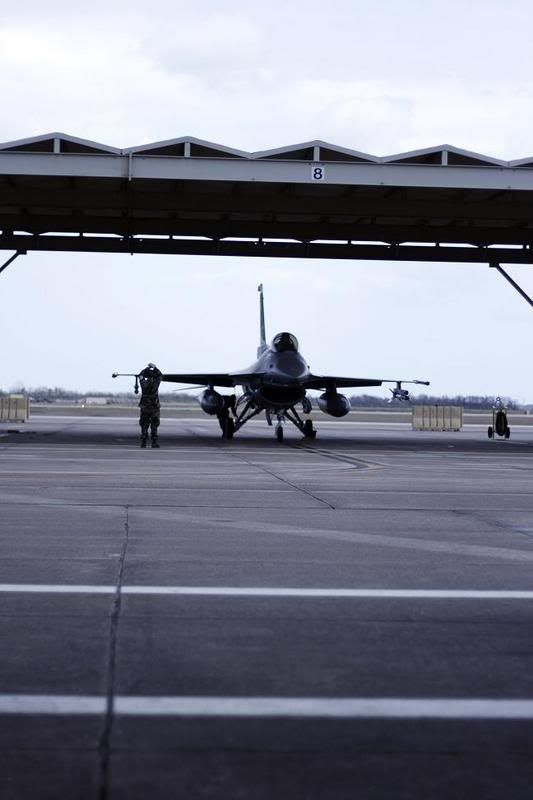 IMAGE: http://i39.photobucket.com/albums/e179/sk8hazerd/_MG_2360.jpg